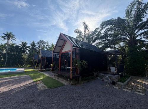 Paradise Palm PoolVilla in Chumphon