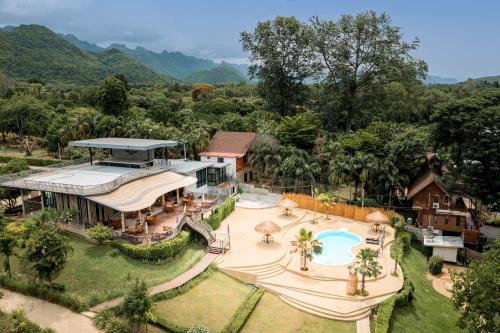 Binlha Raft Resort in Sai Yok