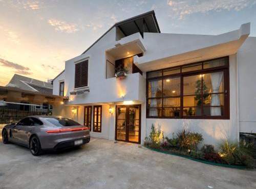 4BRs Spanish Hacienda 10 mins from MRT Huaikwang,JODDFair,RCA in Bangkok