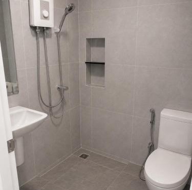4BR House, Near Airport & Mega Bangna, Pool &Gym in Bang Phli