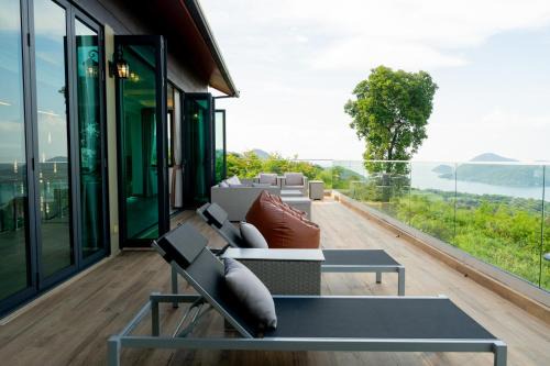 บ้านอิงฟ้า ศรีสวัสดิ์ Ban Ingfa Srisawat Villa in Si Sawat