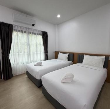 หมอนทองรีสอร์ท in Lang Suan