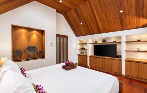 Beachfront Kalim Beach Villa in Patong Beach