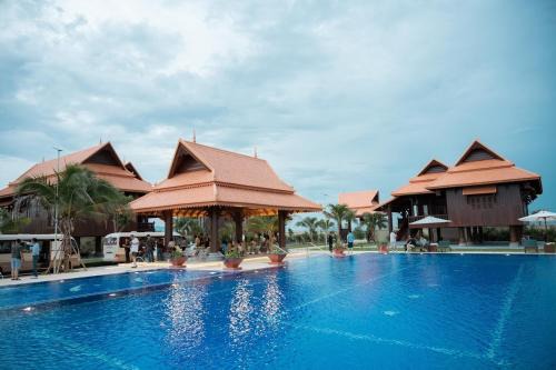 Heritage Village Resort in Kampot