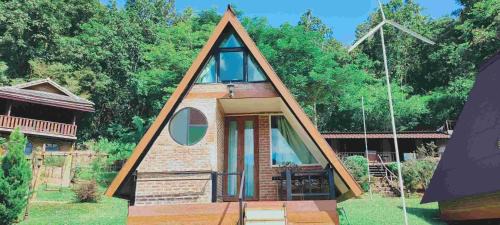 Baan Mae Nee Homestay & Camping in Ban Wang Pha Pun