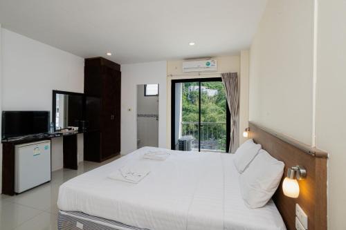 Aizel Inn, Patong Beach in Patong Beach