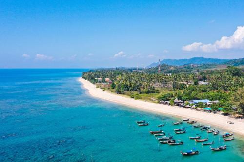 Manao Seaview Pool Villa 26 - 5 Mins Walk To The Beach in Ko Lanta