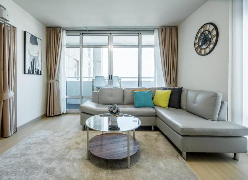 Nordic Minimal 3BR with Tub Near Impact Arena DMK Airport in Bangkok