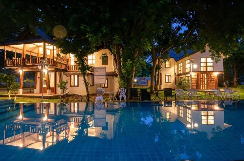 ZJ stay over the moon Wellness resort and cafe in Samoeng