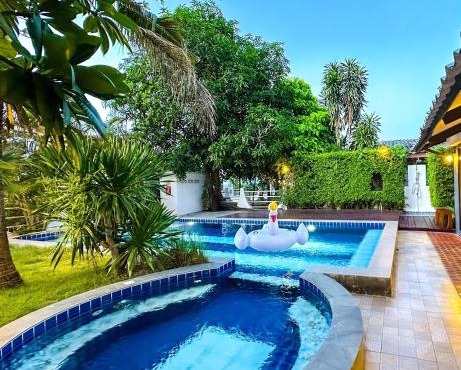 PaPa Beach Pool Villas Pattaya in Jomtien Beach