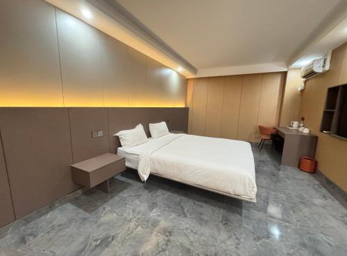 Chonburi Grand Hotel 春武里大酒店 in Nong Yai