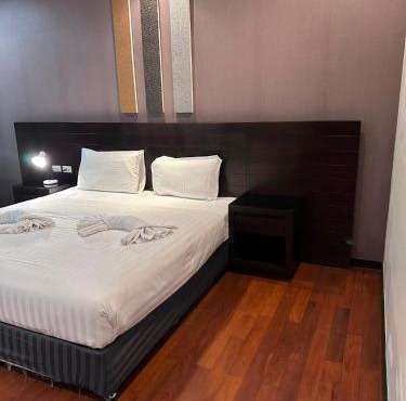 Yenna Apt in Kamala Beach