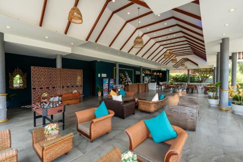 Phuket La Siesta, Naiharn Beach in Nai Harn Beach