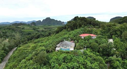 The Sunny Hill Estate Sea Views and Helipad in Sikao