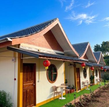 ฮ่องเต้รักไทยรีสอร์ท in Ban Rak Thai