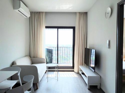 Charming Bangkok Apartment with City, Pool, and River Views in Bangkok