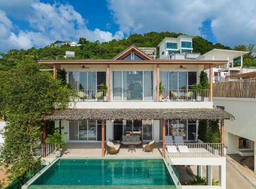 Villa Vista, 5BR Beach Front SeaView Haven, Steps to Sand in Haad Pleayleam