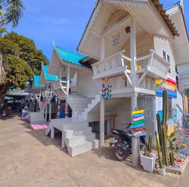 Baan Ton Lam Yai Kohlarn Resort บ้านต้นลำไยเกาะล้านรีสอร์ท in Pattaya