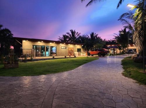 Mangrove Whispers! Appartement with Pool & Fitness Room in Phang-nga in Phangnga