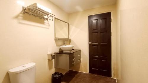 M Village Apartment in Sadao