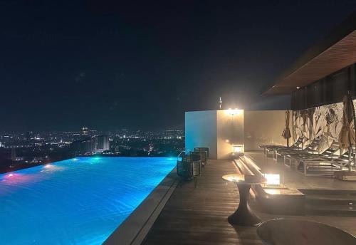 Modern Condo in Phnom Penh with City View By DN in Phnom Penh