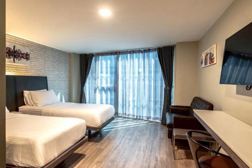 BB Glass House Pattanakrn บีบี กลาสเฮ้าส์ พัฒนาการ in Bangkok
