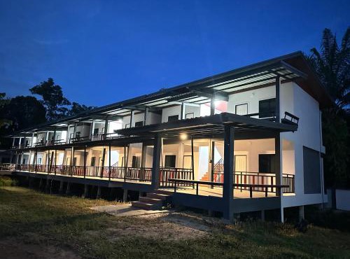 บ้านร่มไทร Ban Romsai Nadoem Suratthani in Ban Na Doem