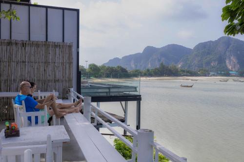 Phi Phi Cozy Seafront Resort in Phi Phi Islands