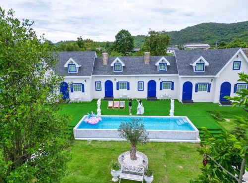 British Hill Resort สัตหีบ บางเสร่ ช่องเเสมสาร in Ban Tao Than