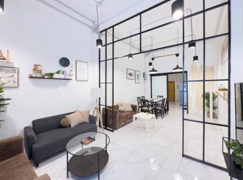 200m to Chinatown Yaowarat Entire 3-Floor Home 5 Bedrooms Characteristic old neighborhood Great for Groups in Bangkok