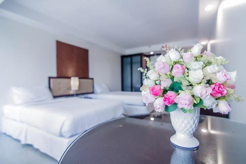 Romance Hotel Bangna in Bangkok