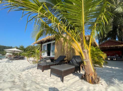 WHITE SAND ARK RESORT in Koh Rong Island