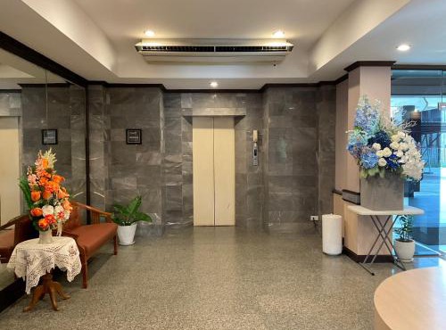 Klaang Muang Hotel (โรงแรมกลางเมือง) in Rayong