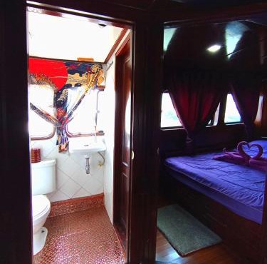Sabai Sabai Liveaboard Bangkok in Bangkok