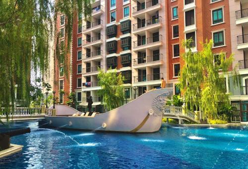Espana Water Park Resort Pattaya, Jomtien Beach in Jomtien Beach