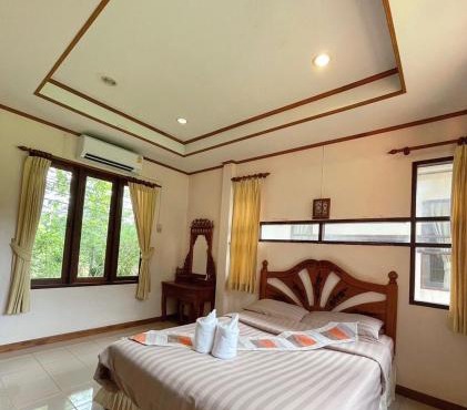 MJ Gargen View เรือนหลวงรีสอร์ท in Surat Thani