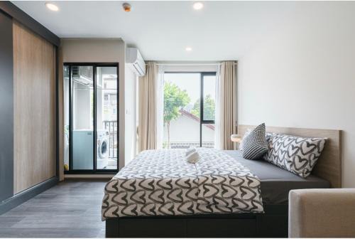 Sathon-Charoen Nakhon Condo in Bangkok