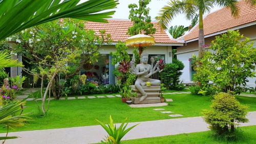 New Riverside Hotel in Siem Reap