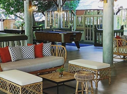 Let's Hyde Pattaya Resort & Villas - Pool Cabanas in North Pattaya