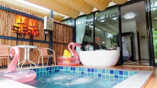 Phetrapoolvilla (เภตราพูลวิลล่า) in Suratthani