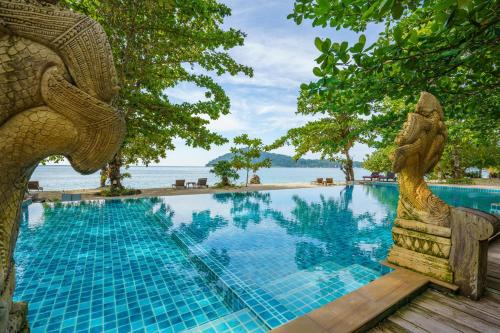Chivapuri Beach Resort in Ko Chang