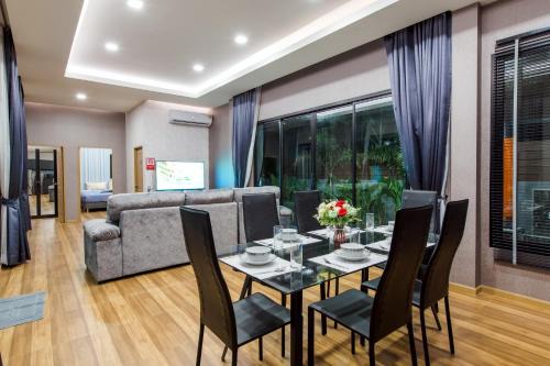 หมุนเงินหมุนทองพูลวิลล่า Mhunngen Mhunthong Pool Villa in Cha Am