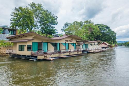Binlha Raft Resort in Sai Yok