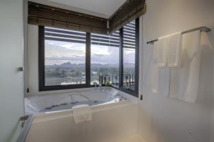 Natee The Riverfront Hotel Kanchanaburi in Kanchanaburi City