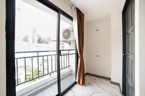 RoomQuest Sukhumvit36 BTS Thonglor in Bangkok