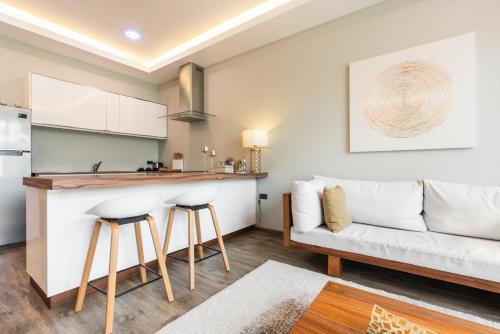 Zee Luxury Boutique Hotel in Hinkong